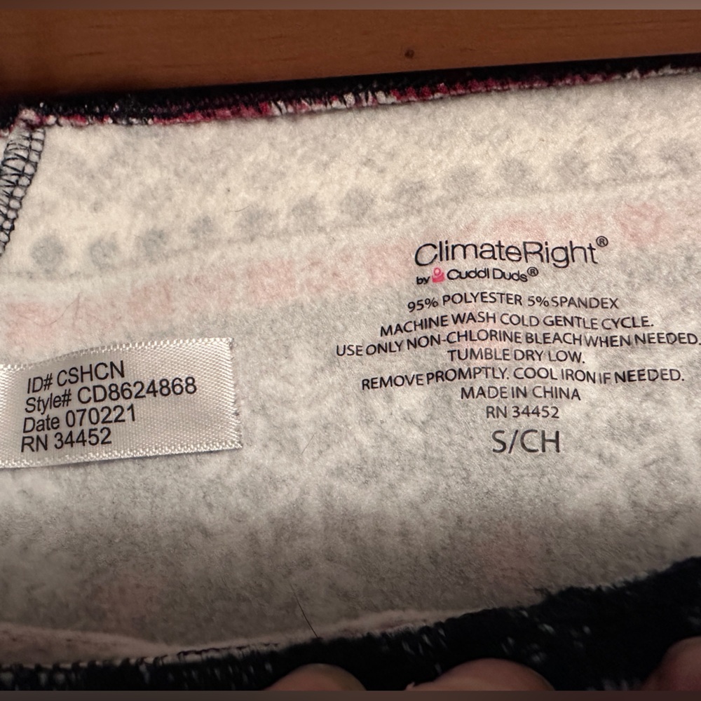 Cuddl Duds Kids Leggings with Snowflake Pattern - Picture 2 of 4